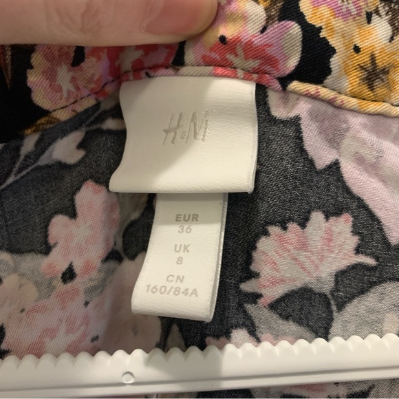 h&m short sleeved floral robe - Picture 2 of 5